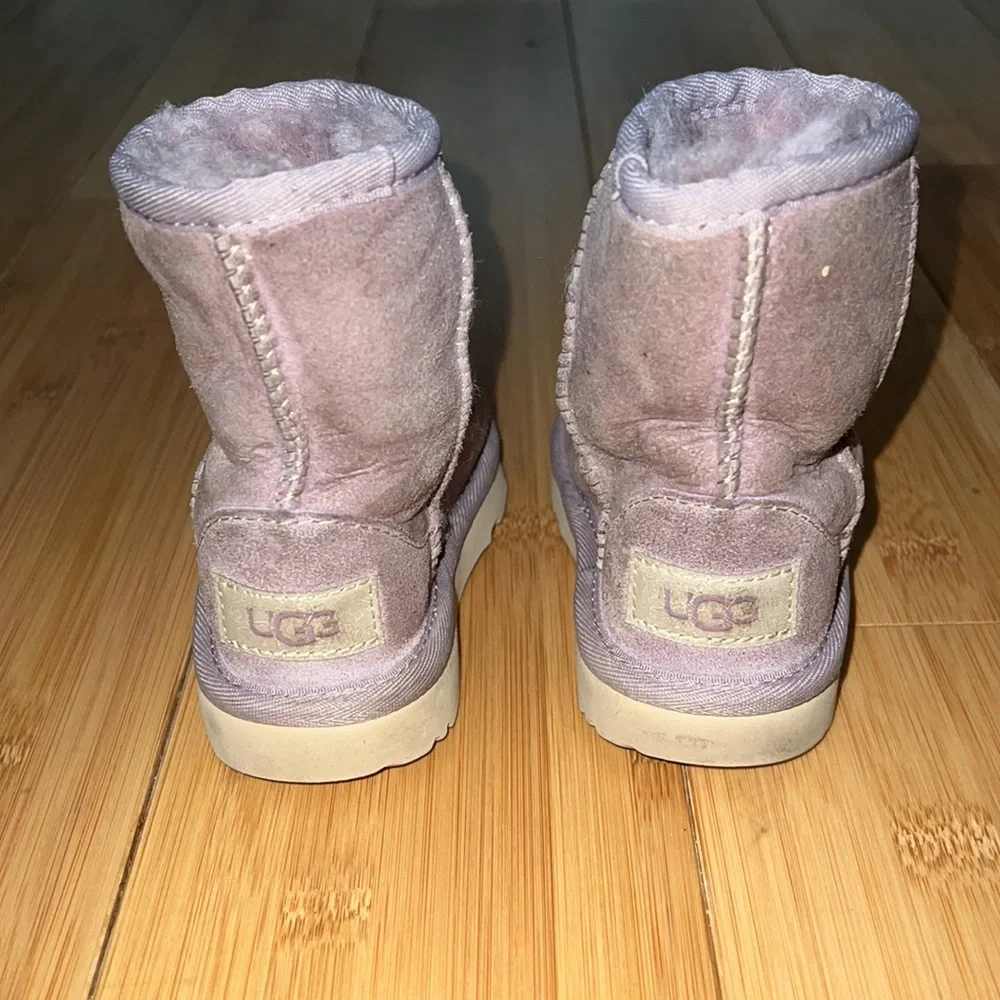 Lilac UGG boot for toddler girl